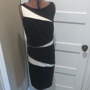 Caché Elegant Black and White zippered  Dress size 8